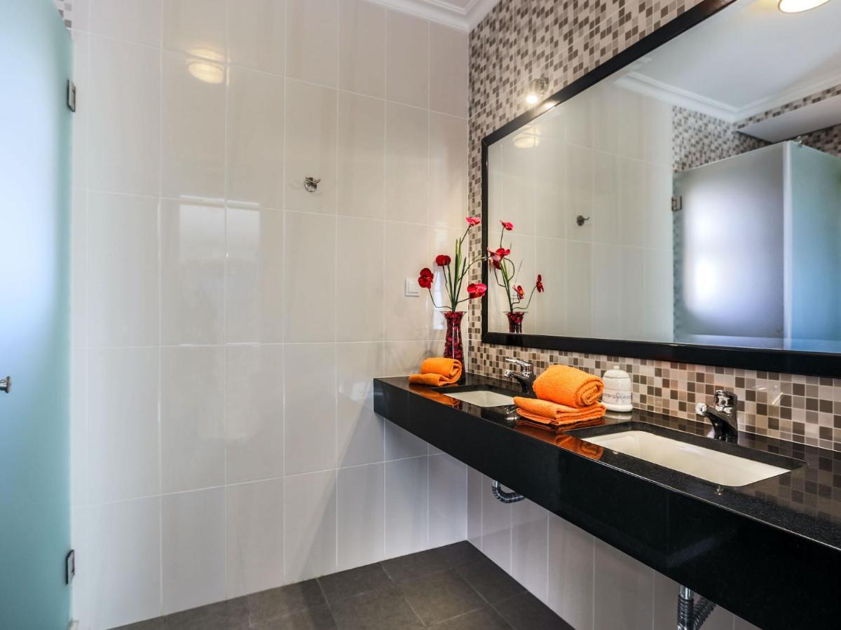 Luxury Holiday Villa Pescadinha Near Beach, อัลบูเฟรา ภายนอก รูปภาพ